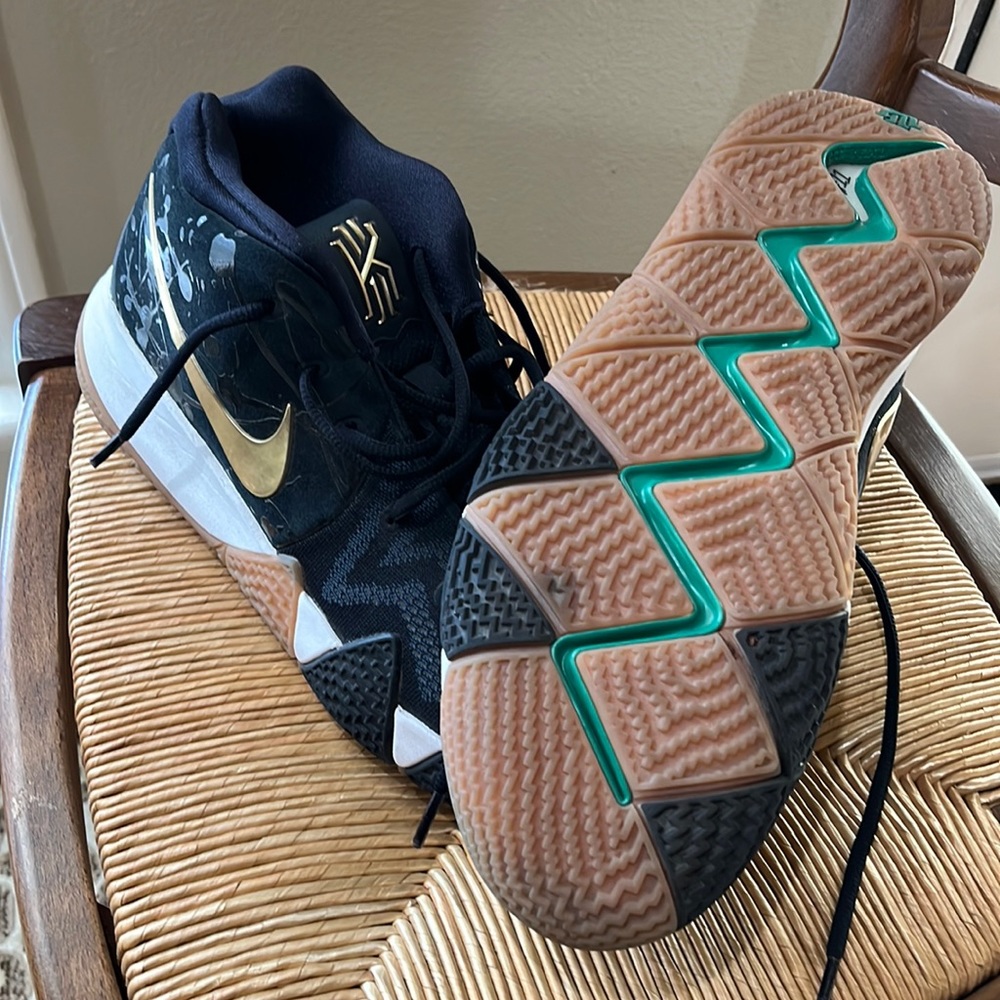 Mens Nike Kyrie 4 Pitch Blue size 13